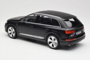 Audi Q7 4M Matinis Juodas Minichamps 1:18 110014001 Metalas - nuotrauka 7 iš 8