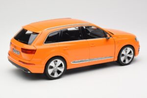 Audi Q7 4M Oranžinis Metallic Minichamps 1:18 110014004 Metalas - nuotrauka 3 iš 8