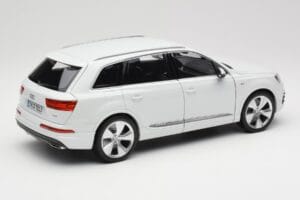 Audi Q7 4M Baltas Minichamps 1:18 110014000 Metalas - nuotrauka 3 iš 8