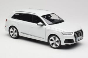 Audi Q7 4M Baltas Minichamps 1:18 110014000 Metalas - nuotrauka 6 iš 8