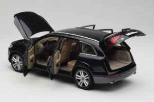 Audi Q7 Juodas Kyosho 1:18 09221BK Metalas - nuotrauka 5 iš 8