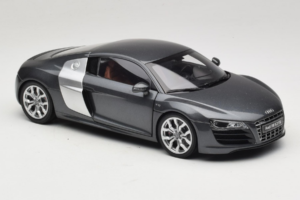 Audi R8 5.2 FSI Quattro Daytona Grey Kyosho 1:18 09216DG Metalas