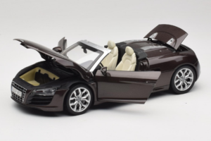 Audi R8 5.2 Spyder Teak Brown Kyosho 1:18 5010918525 Metalas - nuotrauka 2 iš 8