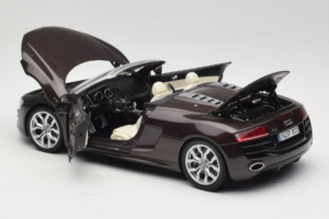 Audi R8 5.2 Spyder Teak Brown Kyosho 1:18 5010918525 Metalas - nuotrauka 5 iš 8