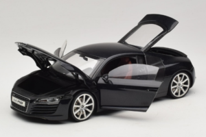 Audi R8 Juodas Kyosho 1:18 09213BK Metalas - nuotrauka 2 iš 8