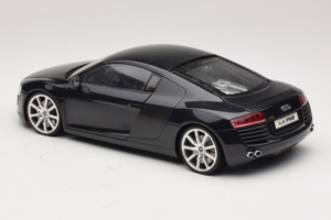 Audi R8 Juodas Kyosho 1:18 09213BK Metalas - nuotrauka 7 iš 8