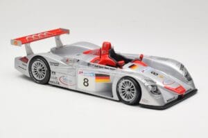 Audi R8 LMP900 #8 Audi Sport Team Joest F. Biela / E. Pirro / T. Kristensen 24 Hours of Le Mans 2000 Maisto 1:18 38899 Metala - nuotrauka 4 iš 6