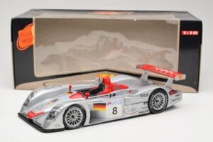 Audi R8 LMP900 #8 Audi Sport Team Joest F. Biela / E. Pirro / T. Kristensen 24 Hours of Le Mans 2000 Maisto 1:18 38899 Metala - nuotrauka 6 iš 6
