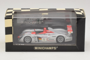 Audi R8 LMP #1 F. Biela / E. Pirro / T. Kristensen 24 Hours of Le Mans Winner 2001 Minichamps 1:43 400011201 Metalas - nuotrauka 4 iš 4