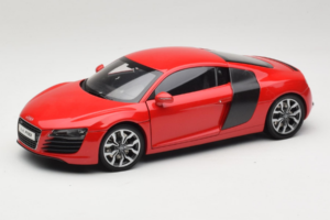 Audi R8 Raudonas Kyosho 1:18 09213R Metalas