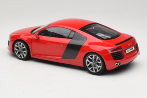 Audi R8 Raudonas Kyosho 1:18 09213R Metalas - nuotrauka 7 iš 8