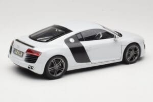 Audi R8 Type 42 Suzuka Grey Kyosho 1:18 09213SG Metalas - nuotrauka 3 iš 8