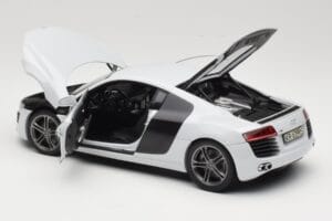 Audi R8 Type 42 Suzuka Grey Kyosho 1:18 09213SG Metalas - nuotrauka 5 iš 8