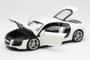 Audi R8 Type 42 Baltas Kyosho 1:18 09213W Metalas - nuotrauka 2 iš 8
