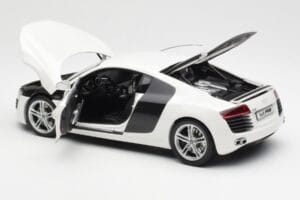 Audi R8 Type 42 Baltas Kyosho 1:18 09213W Metalas - nuotrauka 5 iš 8