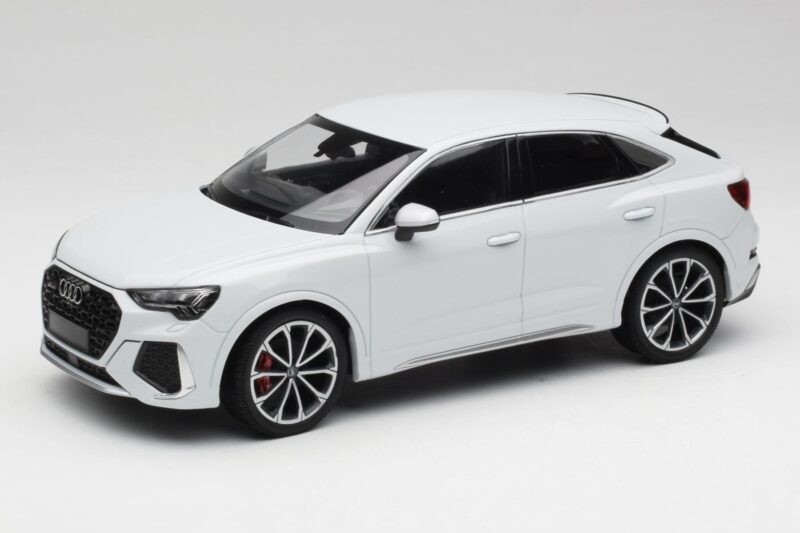 Audi RS Q3 F3 Sportback Glacier White Metallic Minichamps 1:18 155018105 Metalas