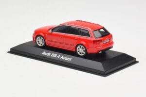 Audi RS4 B7 Avant Raudonas Minichamps 1:43 5010509213 Metalas - nuotrauka 3 iš 4