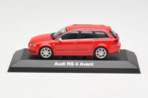Audi RS4 B7 Avant Raudonas Minichamps 1:43 5010509213 Metalas