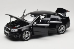 Audi RS4 B7 Sedan Phantom Black Minichamps 1:18 5010509115 Metalas - nuotrauka 2 iš 8