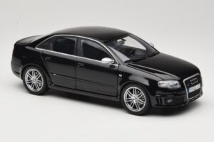 Audi RS4 B7 Sedan Phantom Black Minichamps 1:18 5010509115 Metalas - nuotrauka 6 iš 8