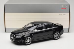 Audi RS4 B7 Sedan Phantom Black Minichamps 1:18 5010509115 Metalas - nuotrauka 8 iš 8