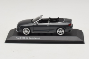 Audi RS5 B8 Kabrioletas Daytona Gray Minichamps 1:43 5011215323 Metalas