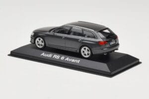 Audi RS6 C5 Avant Daytona Grey Minichamps 1:43 5010710233 Metalas - nuotrauka 3 iš 4