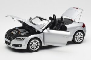 Audi TT 8J Roadster Šviesiai Sidabrinis Minichamps 1:18 5010500515 Metalas - nuotrauka 2 iš 8