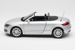 Audi TT 8J Roadster Šviesiai Sidabrinis Minichamps 1:18 5010500515 Metalas - nuotrauka 4 iš 8