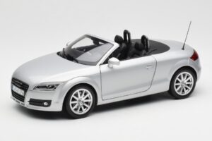 Audi TT 8J Roadster Šviesiai Sidabrinis Minichamps 1:18 5010500515 Metalas