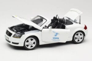 Audi TT 8N Kabrioletas Baltas Maisto 1:18 56065 Metalas - nuotrauka 2 iš 8