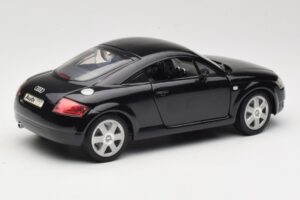 Audi TT 8N Juodas Revell 1:18 08953 Metalas - nuotrauka 3 iš 8