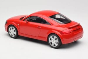 Audi TT 8N Raudonas Minichamps 1:18 155017022 Metalas - nuotrauka 5 iš 6