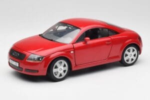 Audi TT 8N Coupe Raudonas Revell 1:18 89909092 Metalas