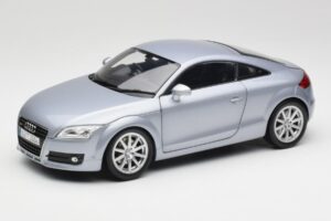 Audi TT 8N RHD Lake Sidabras Metalinis Minichamps 1:18 150015020 Metalas