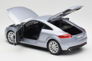 Audi TT 8N RHD Lake Sidabras Metalinis Minichamps 1:18 150015020 Metalas - nuotrauka 5 iš 8