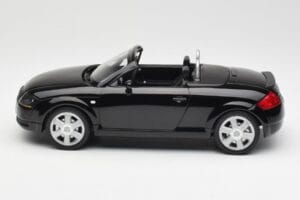 Audi TT 8N Roadster Black Metallic Minichamps 1:18 155017030 Metalas - nuotrauka 3 iš 6