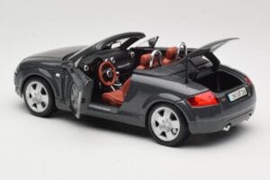 Audi TT 8N Roadster Pilkas Maisto 1:18 50346 Metalas - nuotrauka 5 iš 8