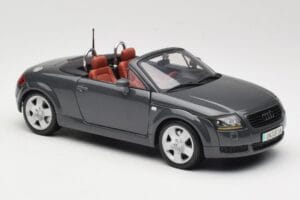 Audi TT 8N Roadster Pilkas Maisto 1:18 50346 Metalas - nuotrauka 6 iš 8