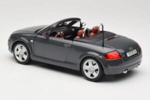 Audi TT 8N Roadster Pilkas Maisto 1:18 50346 Metalas - nuotrauka 7 iš 8