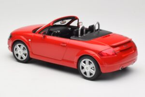 Audi TT 8N Roadster Raudonas Minichamps 1:18 155017032 Metalas - nuotrauka 5 iš 6