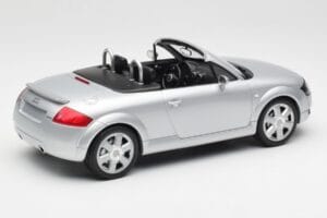 Audi TT 8N Roadster Silver Metallic Minichamps 1:18 155017031 Metalas - nuotrauka 2 iš 6