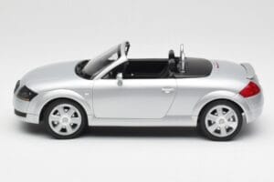 Audi TT 8N Roadster Silver Metallic Minichamps 1:18 155017031 Metalas - nuotrauka 3 iš 6