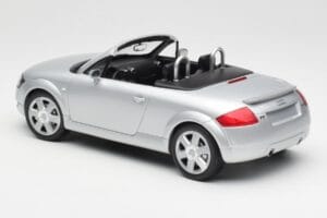 Audi TT 8N Roadster Silver Metallic Minichamps 1:18 155017031 Metalas - nuotrauka 5 iš 6