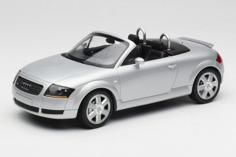 Audi TT 8N Roadster Silver Metallic Minichamps 1:18 155017031 Metalas
