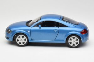 Audi TT 8N Mėlynas Revell 1:18 8954 Metalas - nuotrauka 4 iš 8
