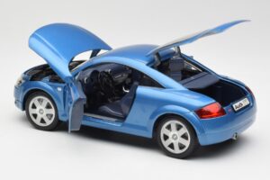 Audi TT 8N Mėlynas Revell 1:18 8954 Metalas - nuotrauka 5 iš 8