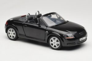 Audi TT 8N Roadster Juodas Revell 1:18 08980 Metalas - nuotrauka 6 iš 8