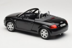 Audi TT 8N Roadster Juodas Revell 1:18 08980 Metalas - nuotrauka 7 iš 8