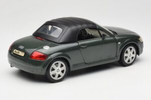 Audi TT 8N Roadster Žalias Revell 1:18 8979 Metalas - nuotrauka 3 iš 8